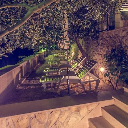 Guest House Villa Maslina เนอุม ภายนอก รูปภาพ