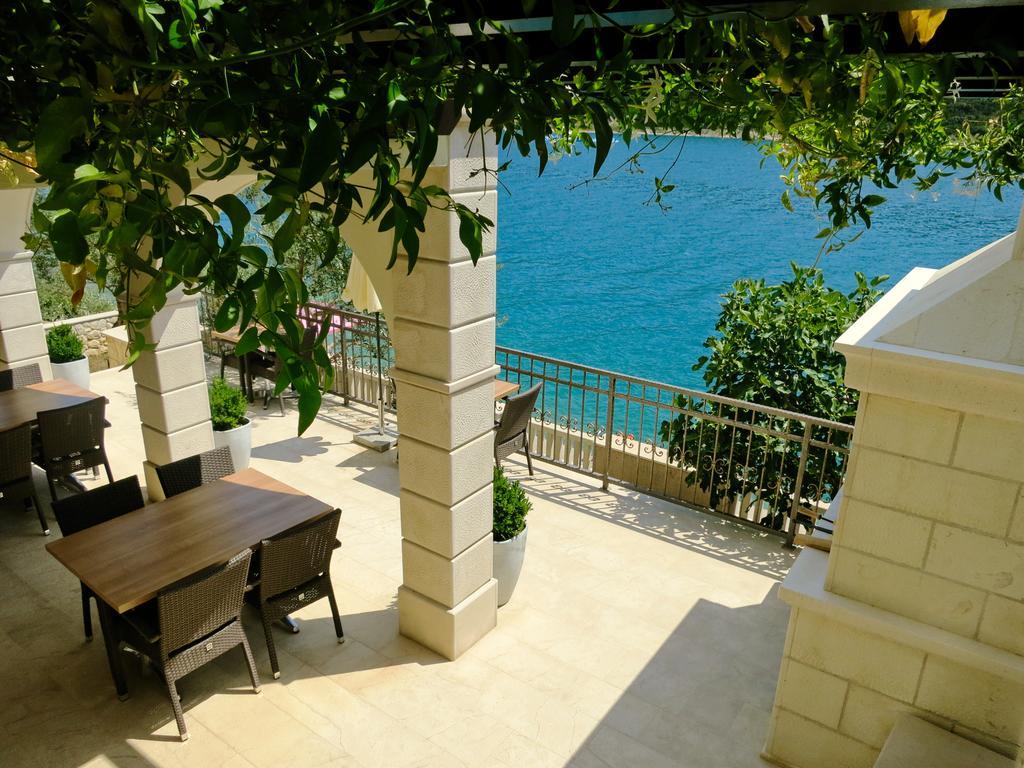 Guest House Villa Maslina เนอุม ภายนอก รูปภาพ