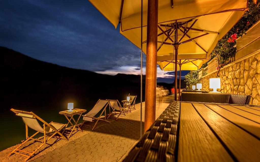 Guest House Villa Maslina เนอุม ภายนอก รูปภาพ
