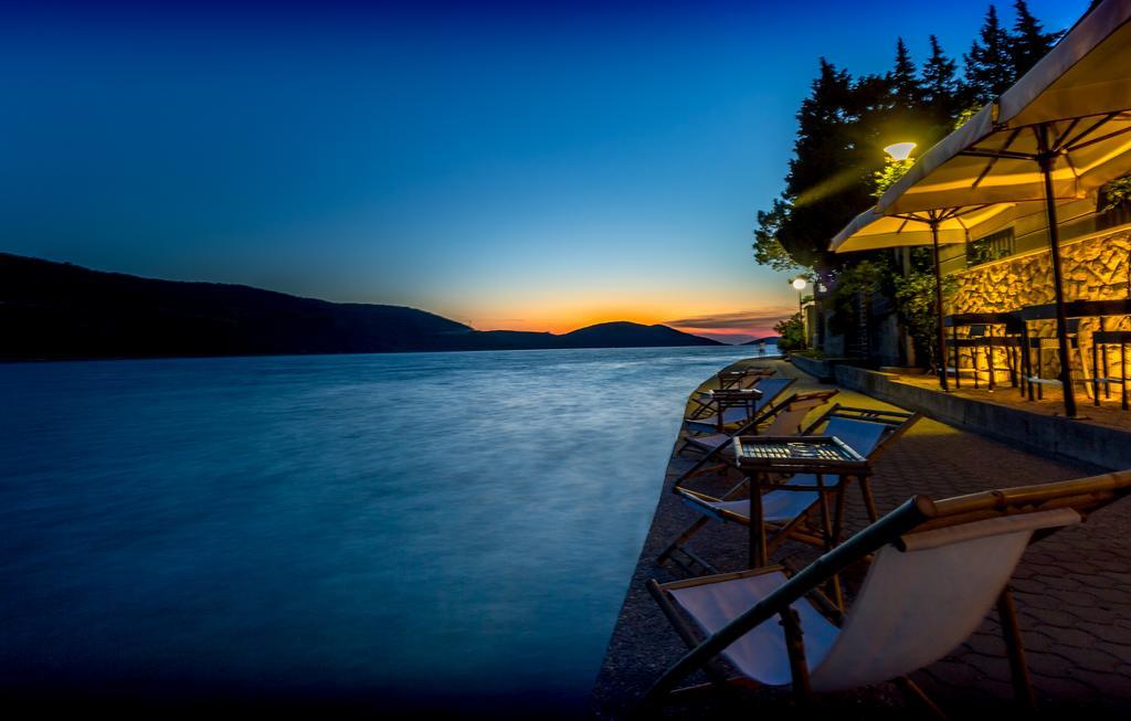 Guest House Villa Maslina เนอุม ภายนอก รูปภาพ