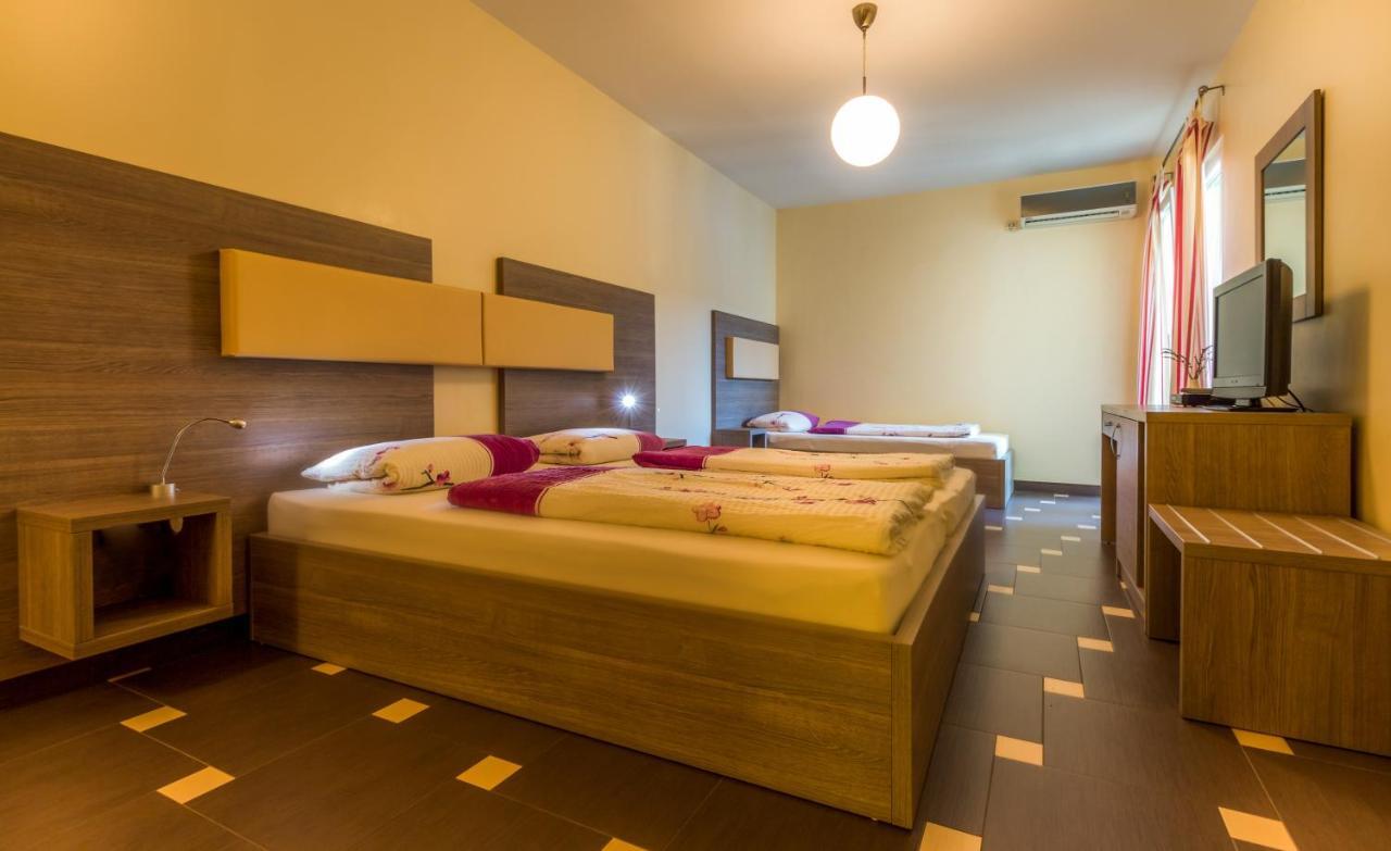 Guest House Villa Maslina เนอุม ห้อง รูปภาพ